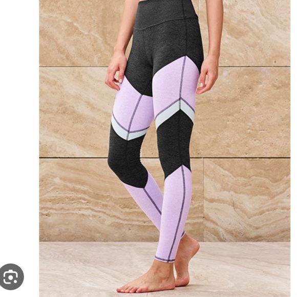 ALO Yoga Pants - Alo alosoft sheila leggings